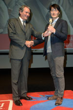 Lee Su-jin  reçoit le prix du public de la ville de Deauville