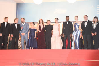 Jesse Plemons, Yorgos Lanthimos, Hong Chau, Emma Stone, Willem Dafoe, Margaret Qualley, Mamoudou Athie, Hunter Schafer