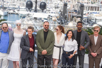 Yorgos Stefanakos, Hunter Schafer, Willem Dafoe, Yorgos Lanthimos, Emma Stone, Hong Chau, Mamoudou Athie, Jesse Plemons, Margaret Qualley, Joe Alwyn