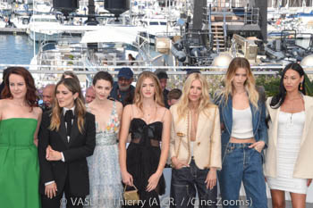 Jena Malone, Isabelle Fuhrman, Ella Hunt, Georgia MacPhail, Sienna Miller, Abbey Lee Kershaw, Wasé Chief