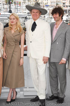 Nadia Tereszkiewicz, John C. Reilly, Matteo Zoppis