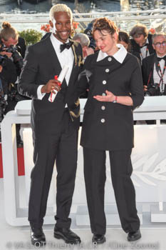 Akinola Davies (Mention spéciale caméra d'or) Alice Rohrwacher (PRésidente Jury)