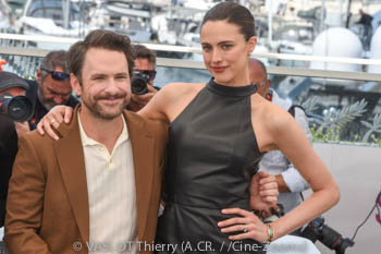 Charlie Day, Margaret Qualley