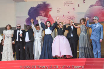 Halle Berry, Carlos Reygadas, Dieudo Hamadi, Payal Kapadia, Juliette Binoche, lba Rohrwacher, Hong Sang-soo, Leïla Slimani, Jeremy Strong 