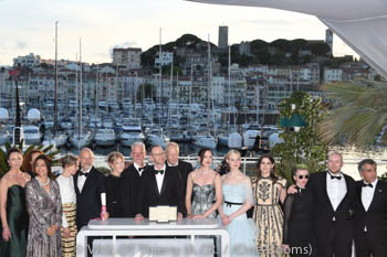 Maria Ekerhovd, Juliette Schrameck, Eskil Vogt, Andrea Berentsen Ottmar, Joachim Trier (Grand Prix), Stellan Skarsgård, Renate Reinsve, Elle Fanning, Inga Ibsdotter Lilleaas, Atilla Salih Yücer