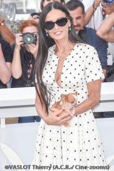Demi Moore et son chien Pilaf Demi Moore et son chien Pilaf
