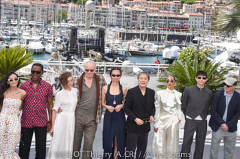 Demi Moore, Isaach de Bankolé, Laura Wandel, Stellan Skarsgård, Chloé Zhao, Jury President Park Chan-wook, Ruth Negga, Diego Céspedes, Paul Laverty Demi Moore, Isaach de Bankolé, Laura Wandel, Stellan Skarsgård, Chloé Zhao, Jury President Park Chan-wook, Ruth Negga, Diego Céspedes, Paul Laverty