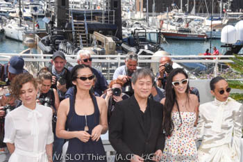 Laura Wandel, Chloé Zhao, Park Chan-wook, Demi Moore, Ruth Negga Laura Wandel, Chloé Zhao, Park Chan-wook, Demi Moore, Ruth Negga