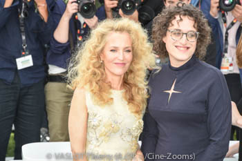 Gillian Anderson, Jane Schoenbrun