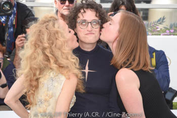 Gillian Anderson, Jane Schoenbrun, Hannah Einbinder
