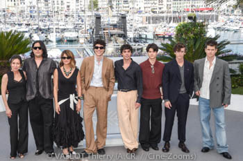 Lola Dueñas, Carlos González, Penélope Cruz, Javier Calvó, Javier Ambrossi, Milo Quifes, Guitarricadelafuente, Miguel Bernardeau