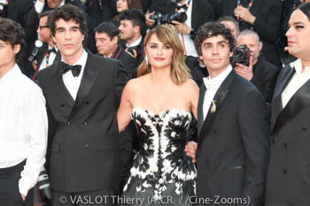 Javier Calvó, Penélope Cruz, Javier Ambrossi, Carlos González